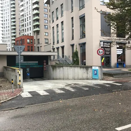 Citypark Apartment, Free Parking & Ac * Μπρατισλάβα